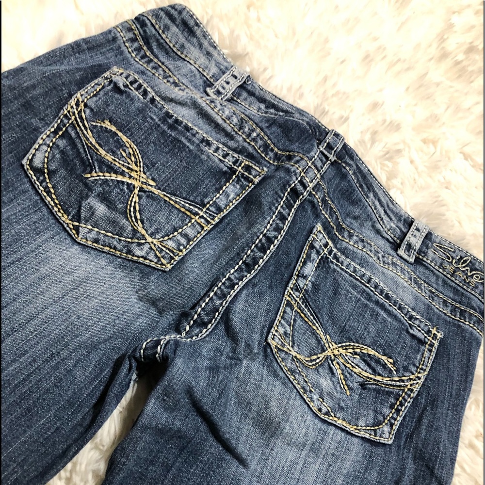 Silver Jeans Aiko Capri 31. Stretchy butt hug and ready fir summer! Buckle store